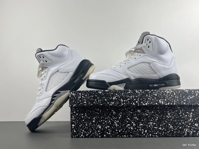 1st Kicks BLACK' AIR JORDAN DD0587-110 5 RETRO 'WHITE 0721